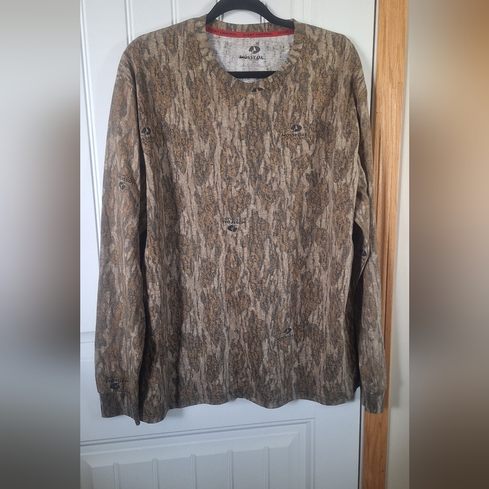 Mossy Oak Men’s Camo Long Sleeve Shirt Forest Hunting Base Layer Tee Size M NWOT